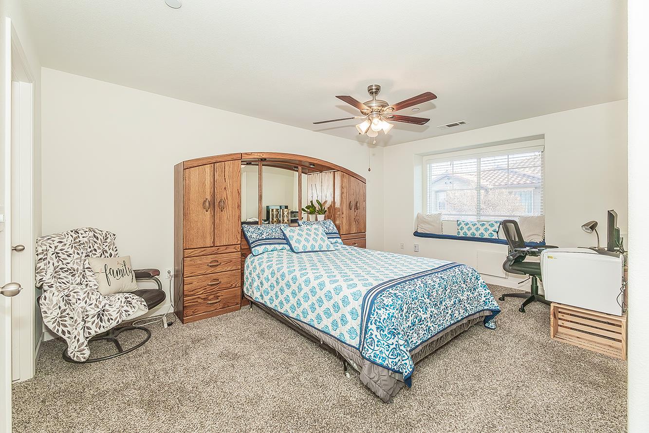 1146 W Walter Ave #50, Fowler, CA 93625