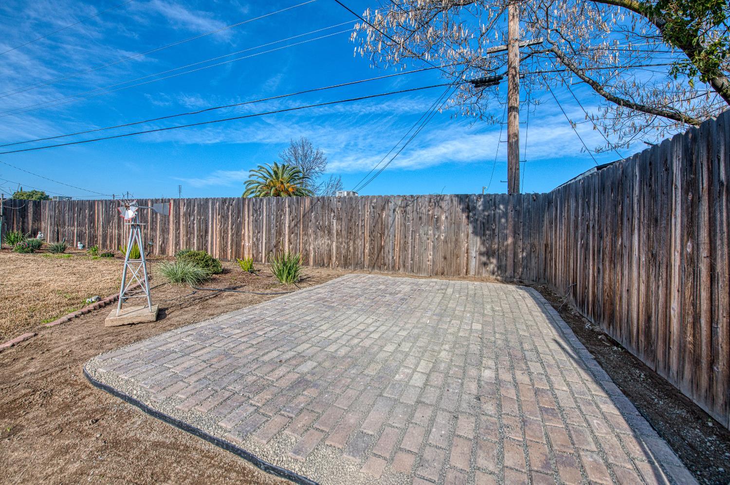 105 Rall Ave, Clovis, CA 93612