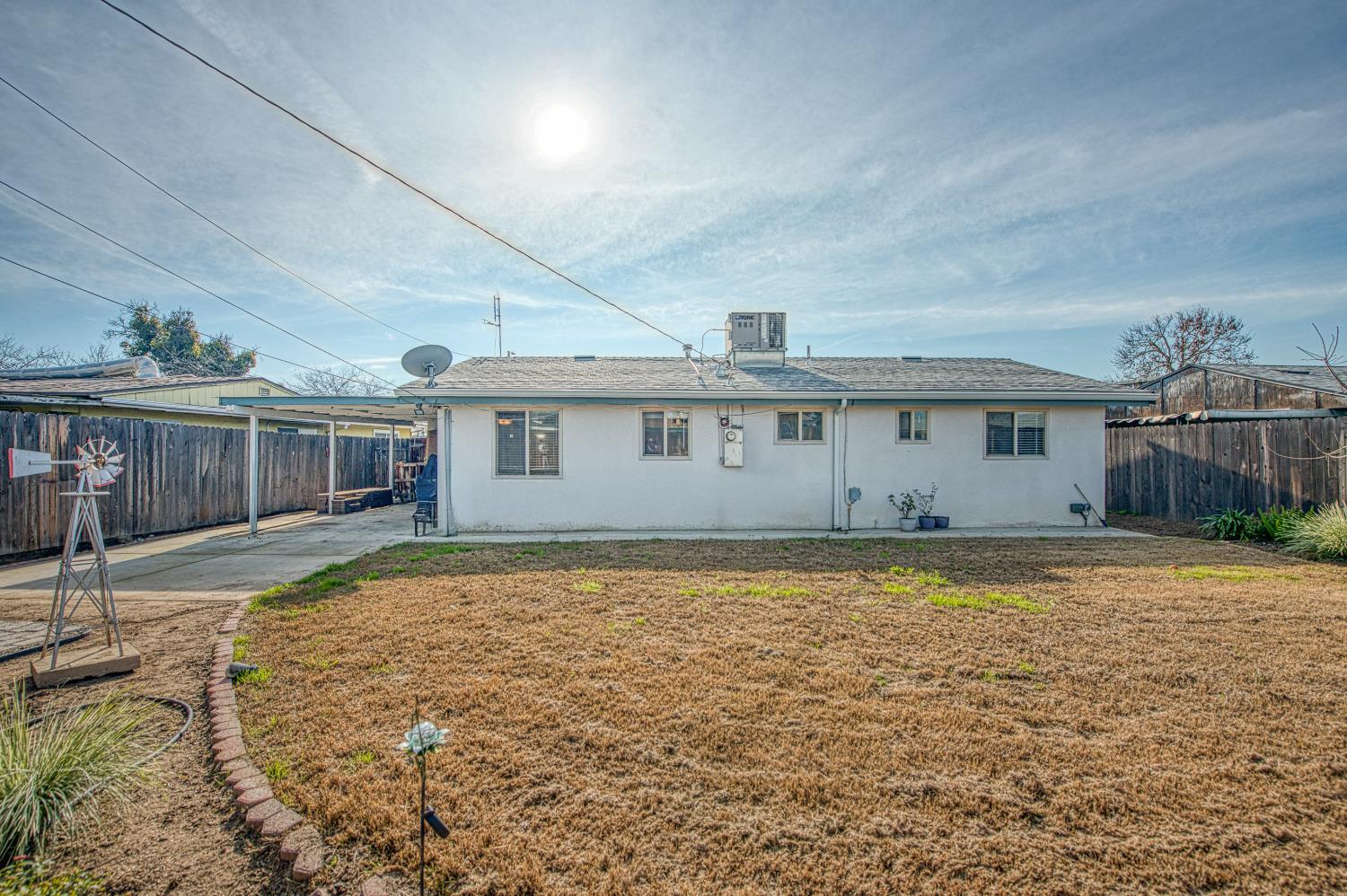 105 Rall Ave, Clovis, CA 93612