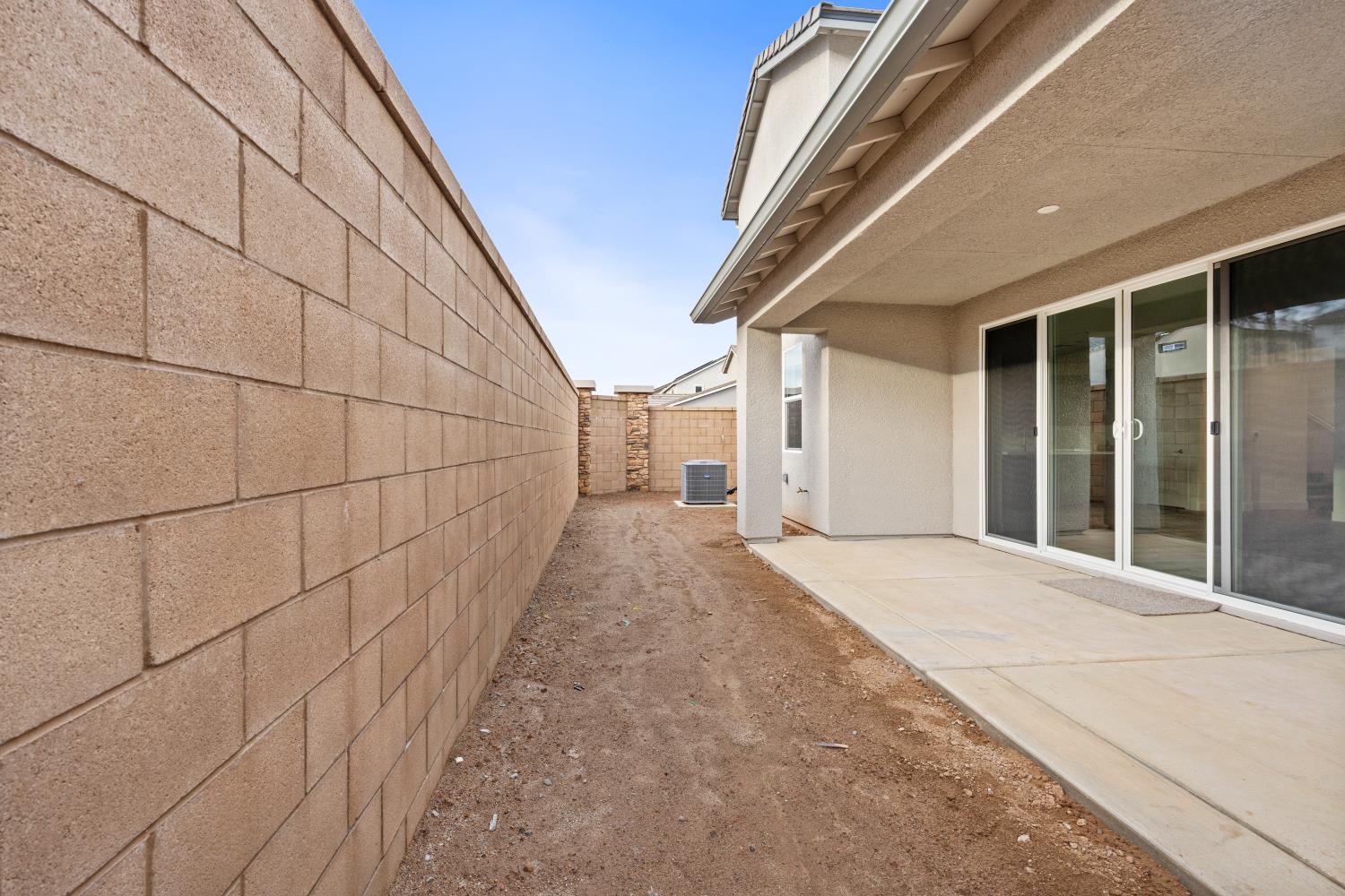 352 Huckleberry Rd S, Madera, CA 93636