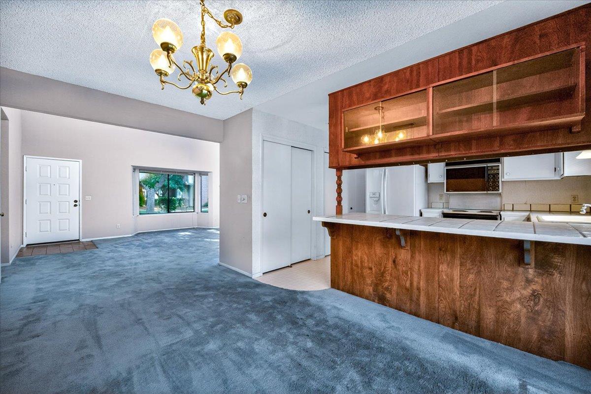 4676 E Alamos Ave #117, Fresno, CA 93726