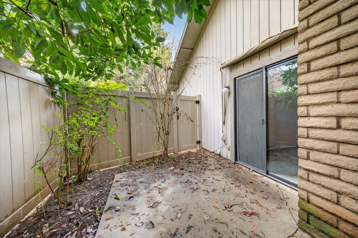 4676 E Alamos Ave #117, Fresno, CA 93726