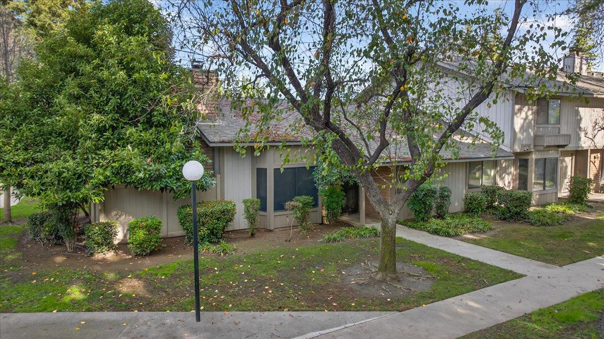 4676 E Alamos Ave #117, Fresno, CA 93726