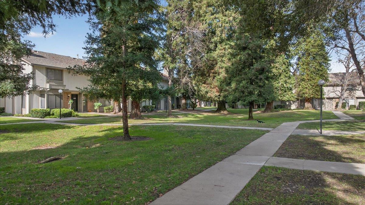 4676 E Alamos Ave #117, Fresno, CA 93726