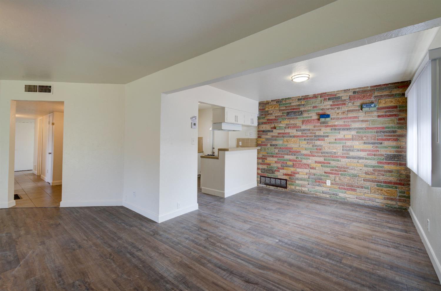 3955 N Tollhouse Rd, Fresno, CA 93726