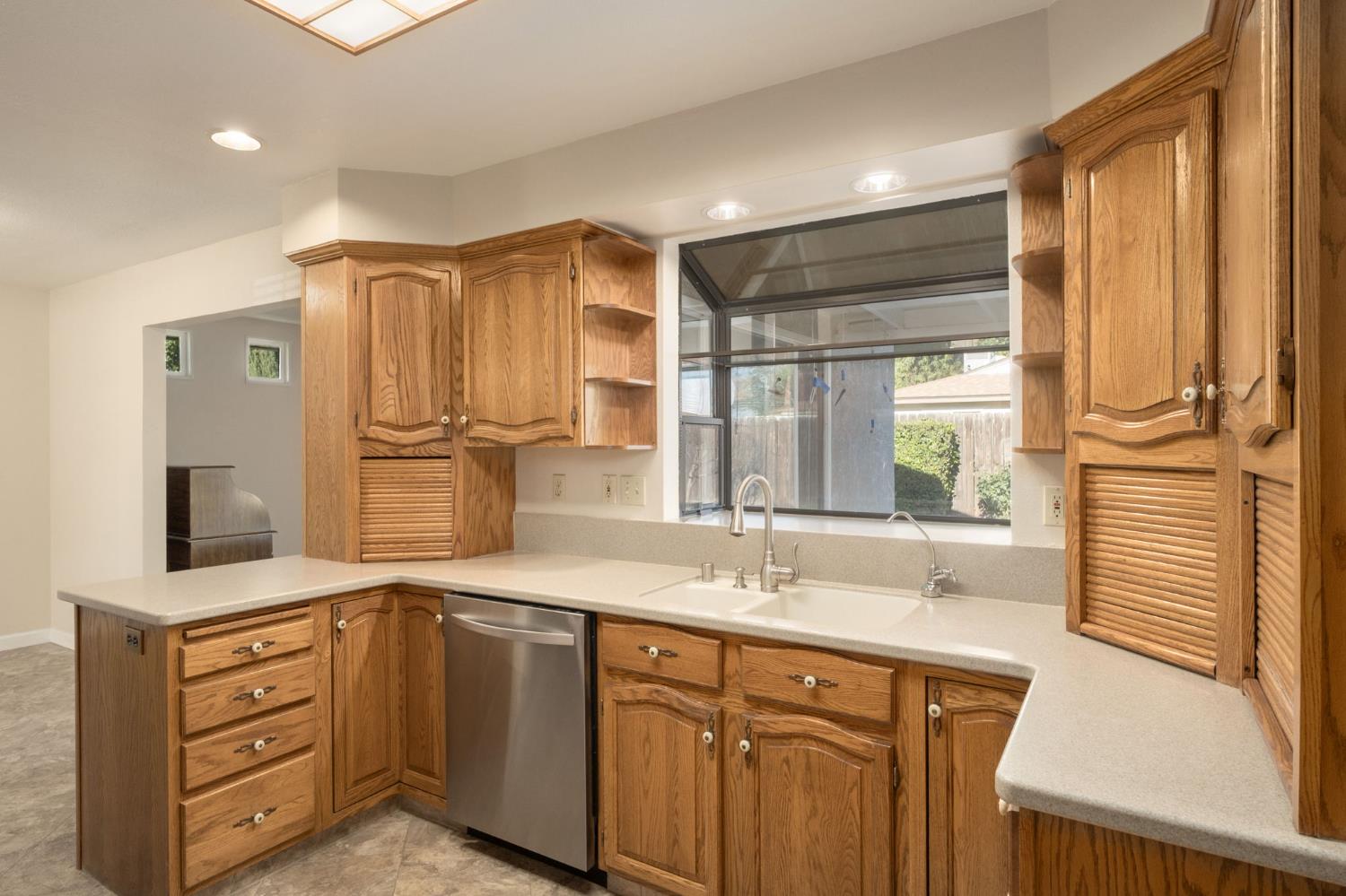 1696 E Paul Ave, Fresno, CA 93710