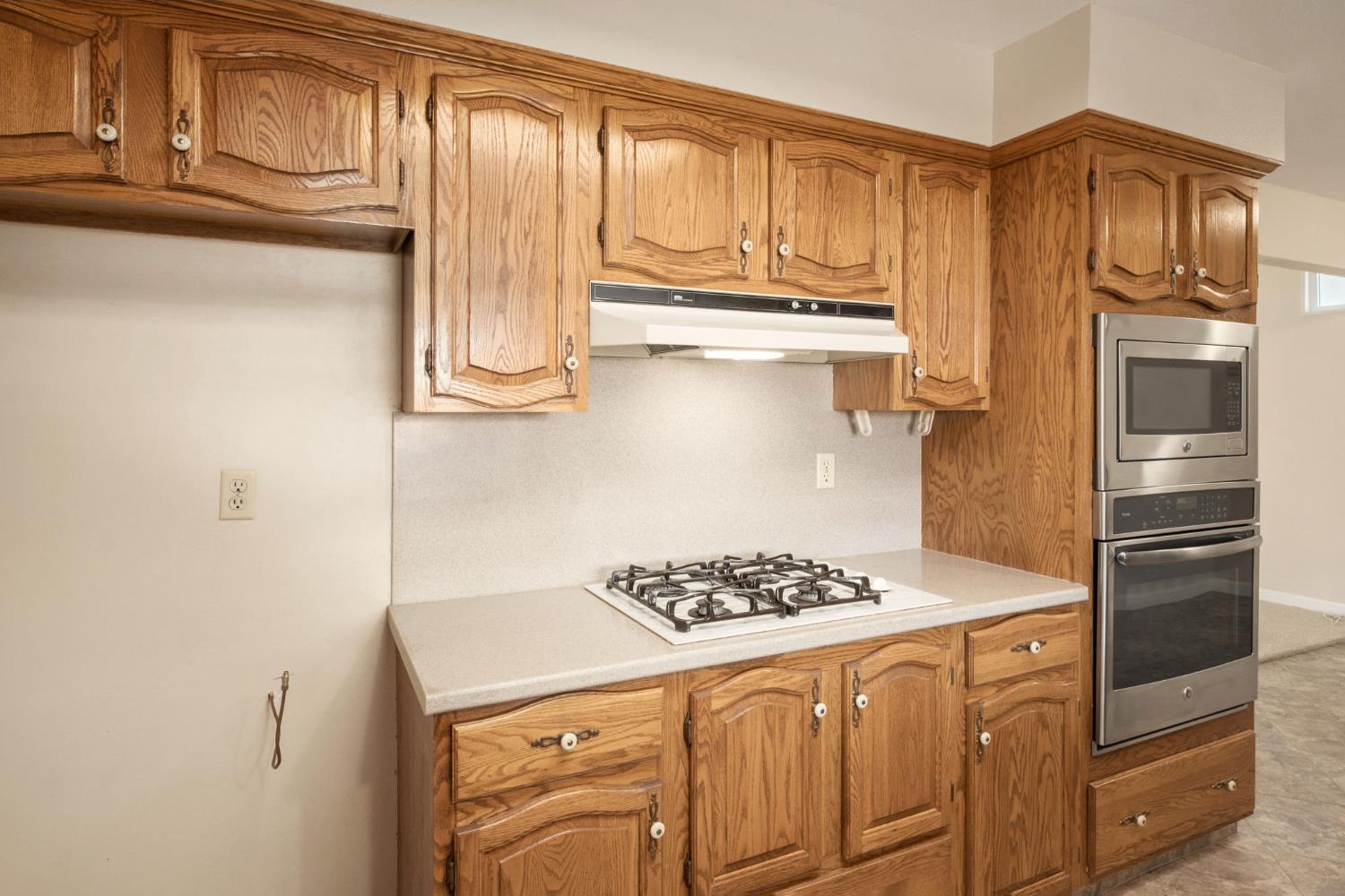 1696 E Paul Ave, Fresno, CA 93710