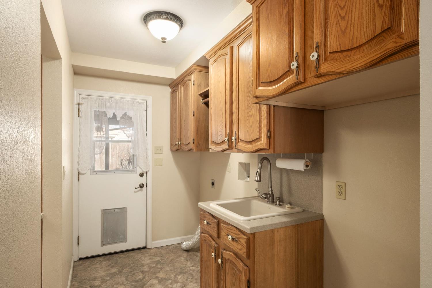 1696 E Paul Ave, Fresno, CA 93710