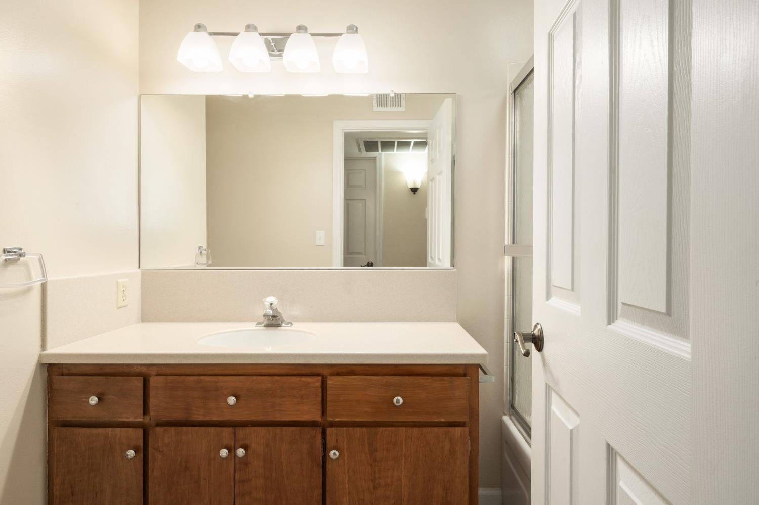 1696 E Paul Ave, Fresno, CA 93710