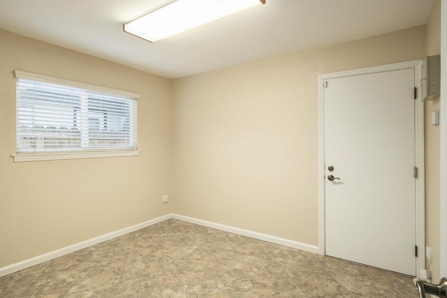 1696 E Paul Ave, Fresno, CA 93710