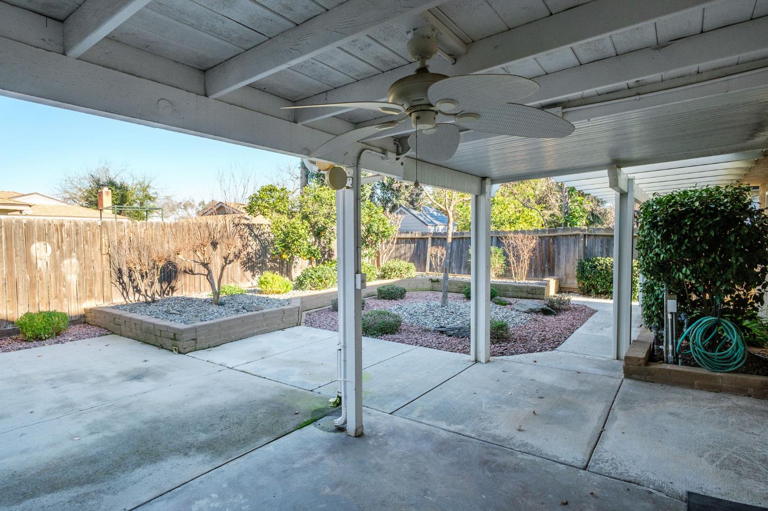 1696 E Paul Ave, Fresno, CA 93710