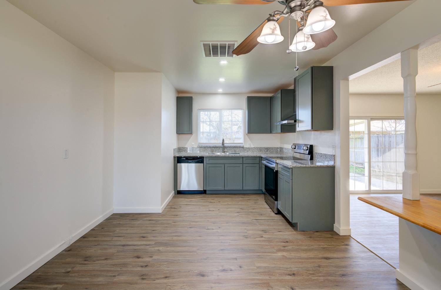 4722 N Callisch St, Fresno, CA 93726