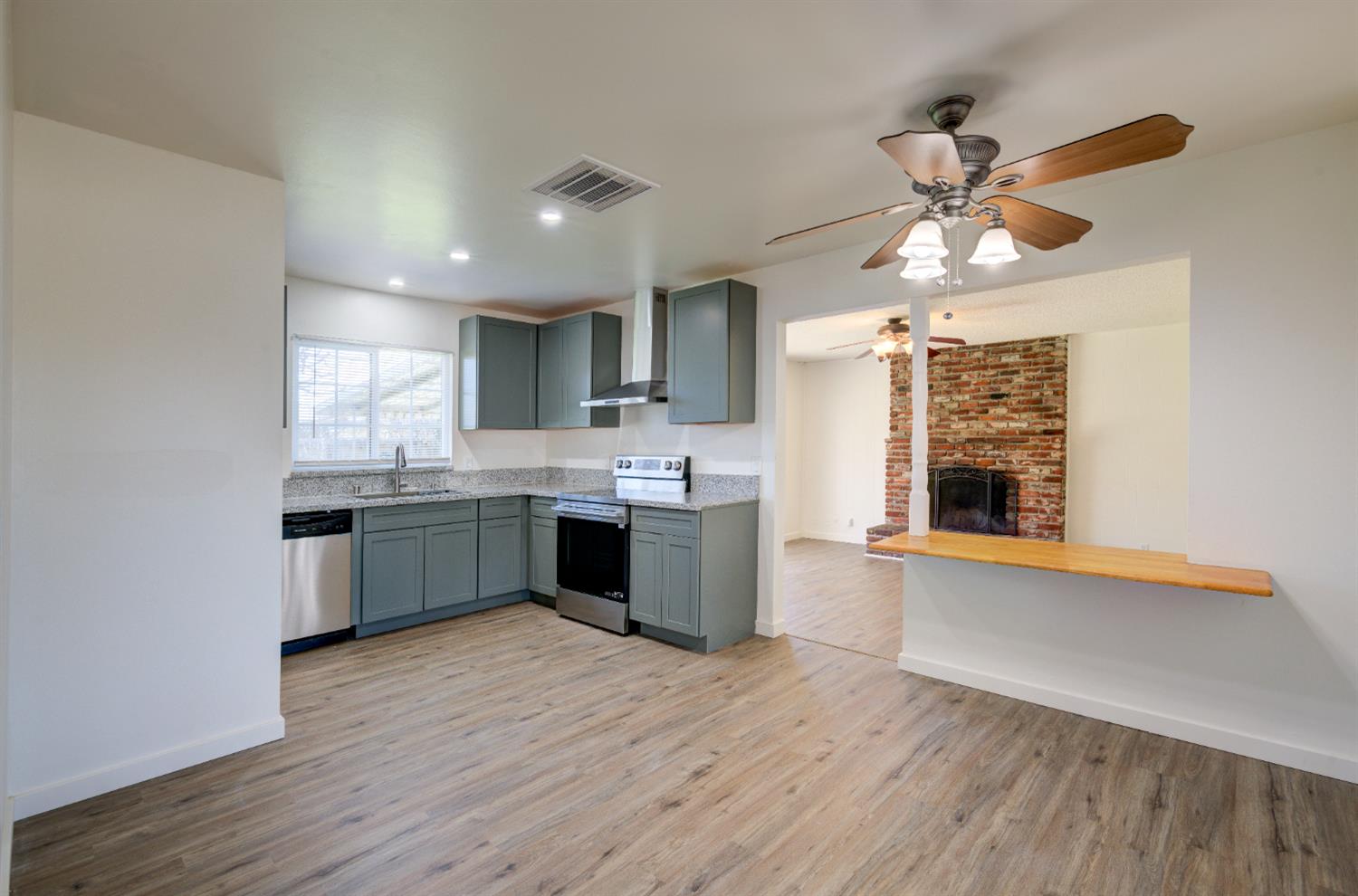 4722 N Callisch St, Fresno, CA 93726