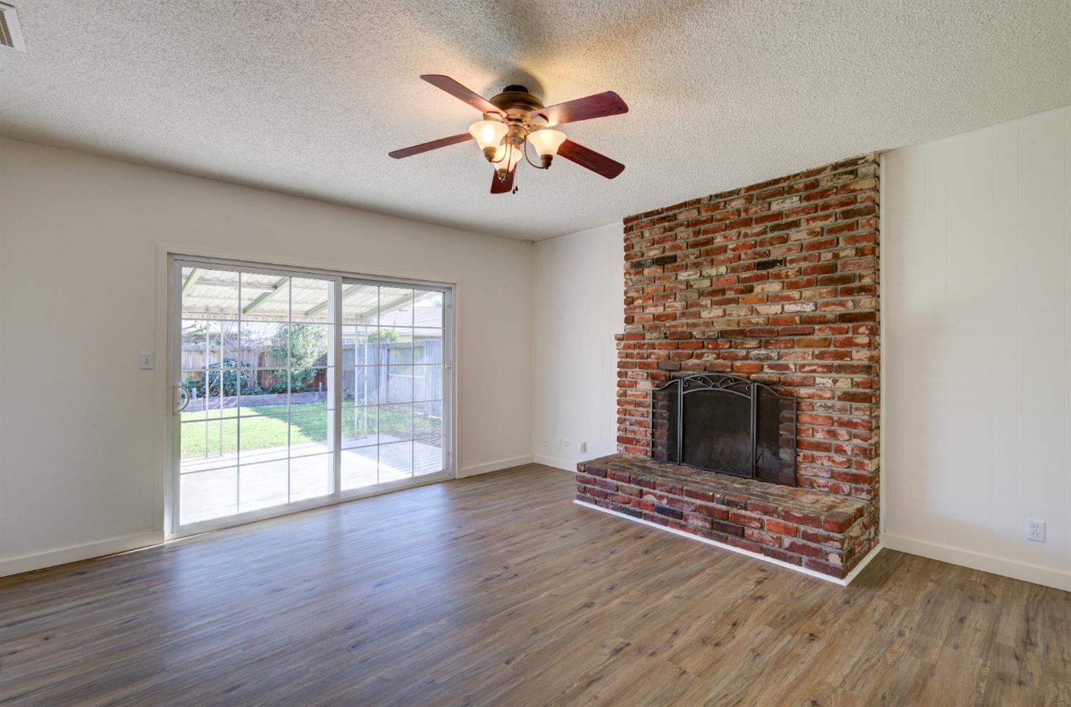 4722 N Callisch St, Fresno, CA 93726