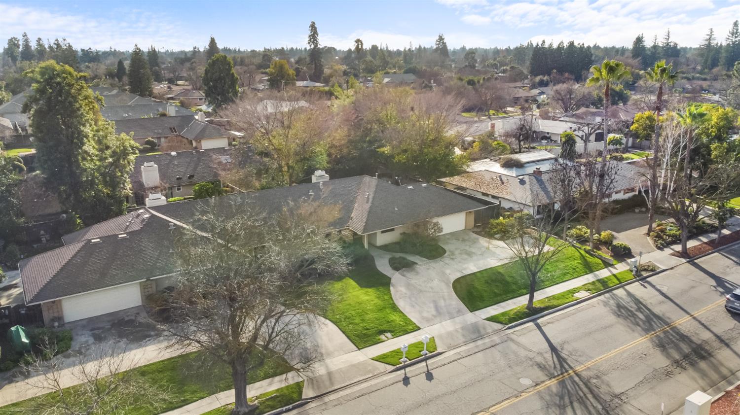 1095 W Sierra Ave, Fresno, CA 93711