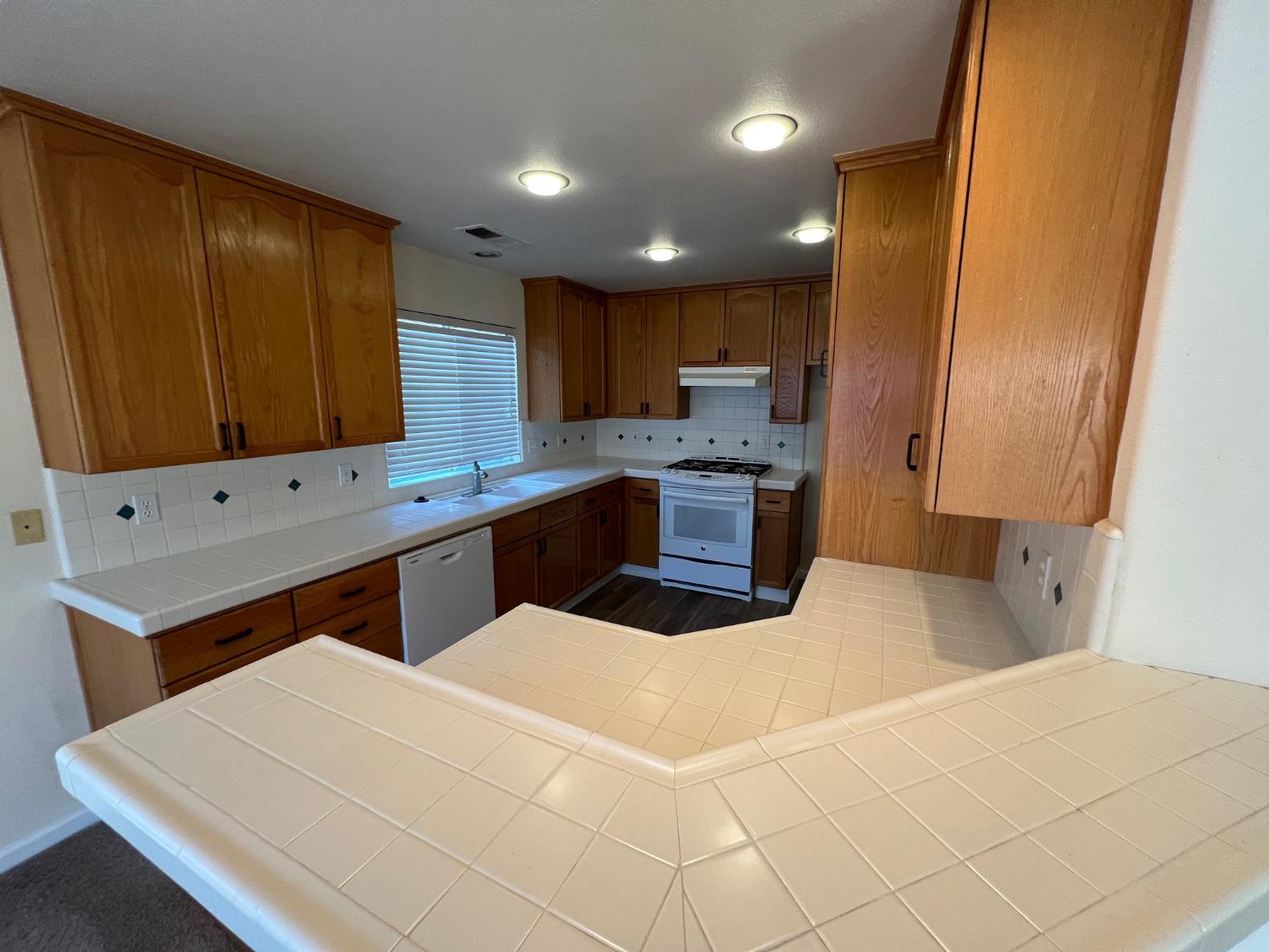 1831 E Chennault Ave, Fresno, CA 93720