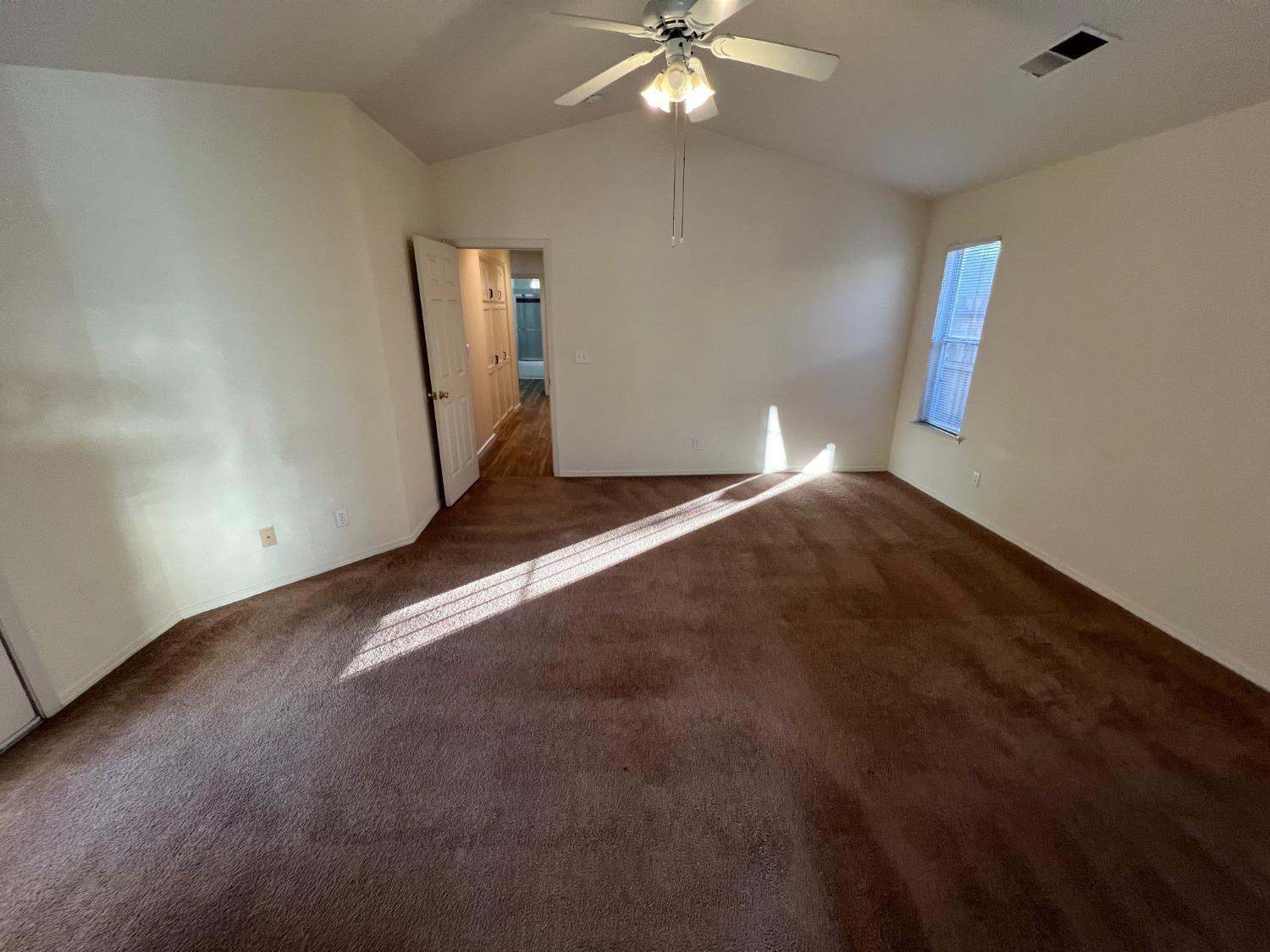 1831 E Chennault Ave, Fresno, CA 93720