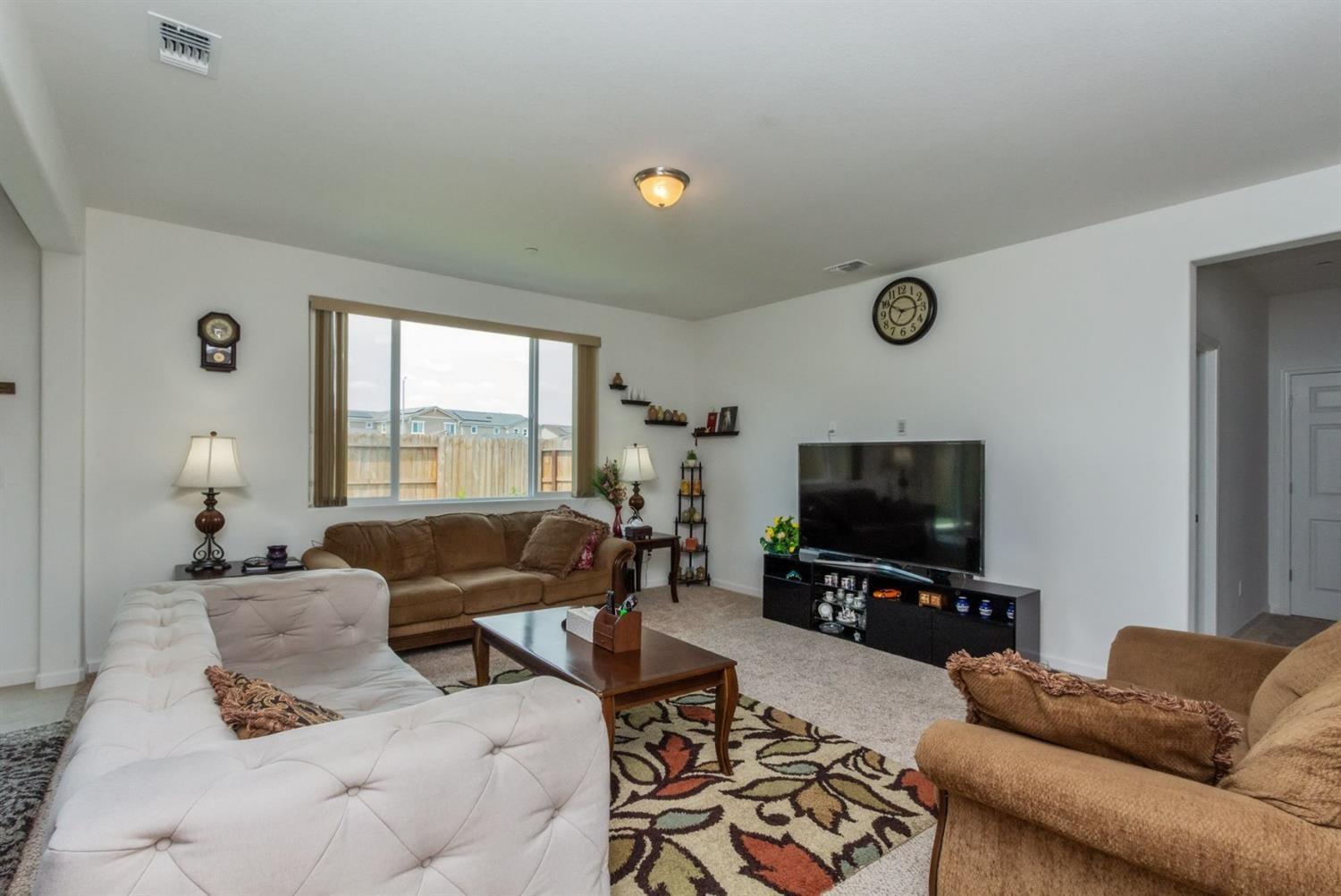 6808 W Parr Ave, Fresno, CA 93722