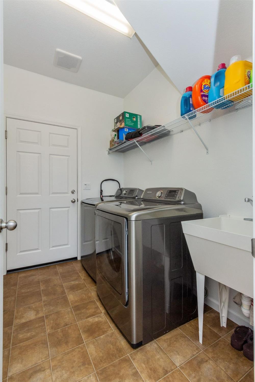 6808 W Parr Ave, Fresno, CA 93722