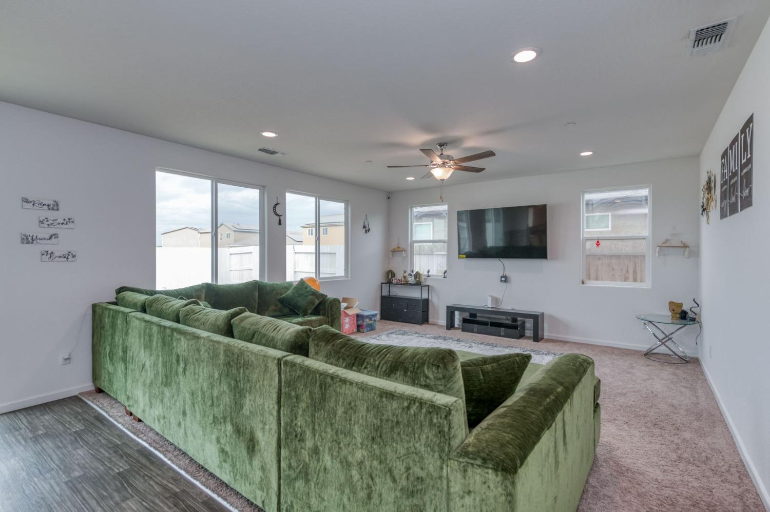 14288 W El Mar Ave, Kerman, CA 93630