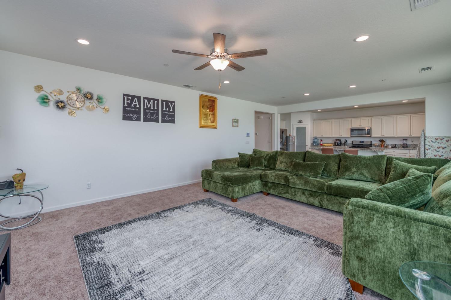 14288 W El Mar Ave, Kerman, CA 93630