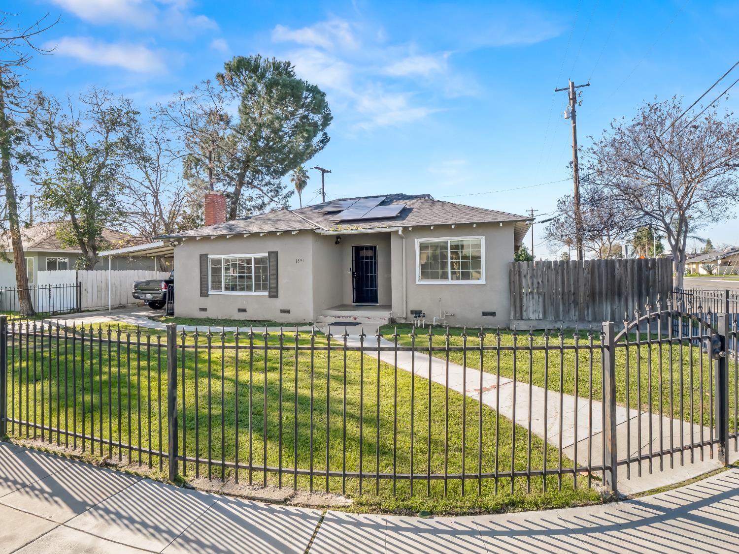 1591 N Durant Way, Fresno, CA 93728
