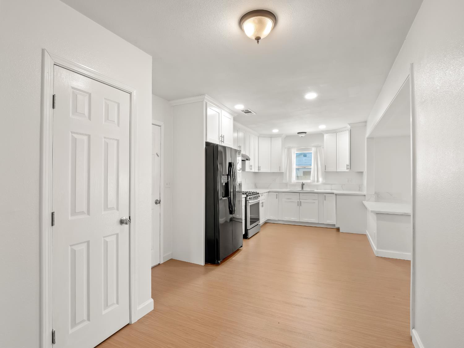 1591 N Durant Way, Fresno, CA 93728