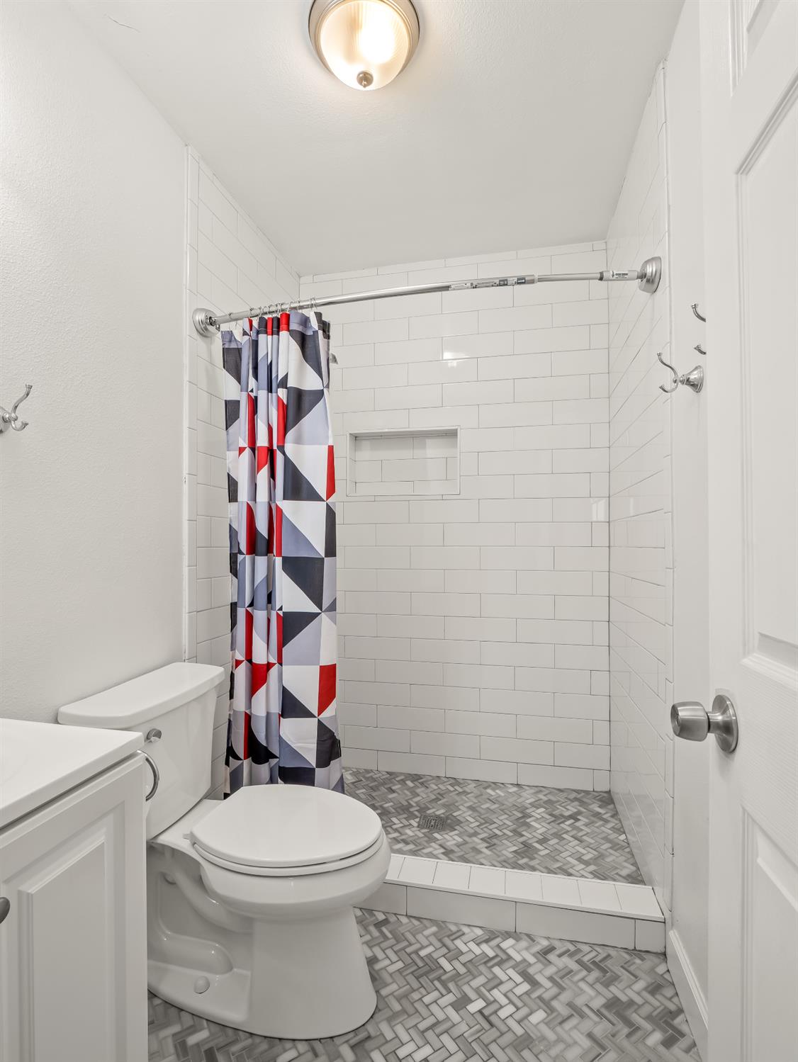 1591 N Durant Way, Fresno, CA 93728