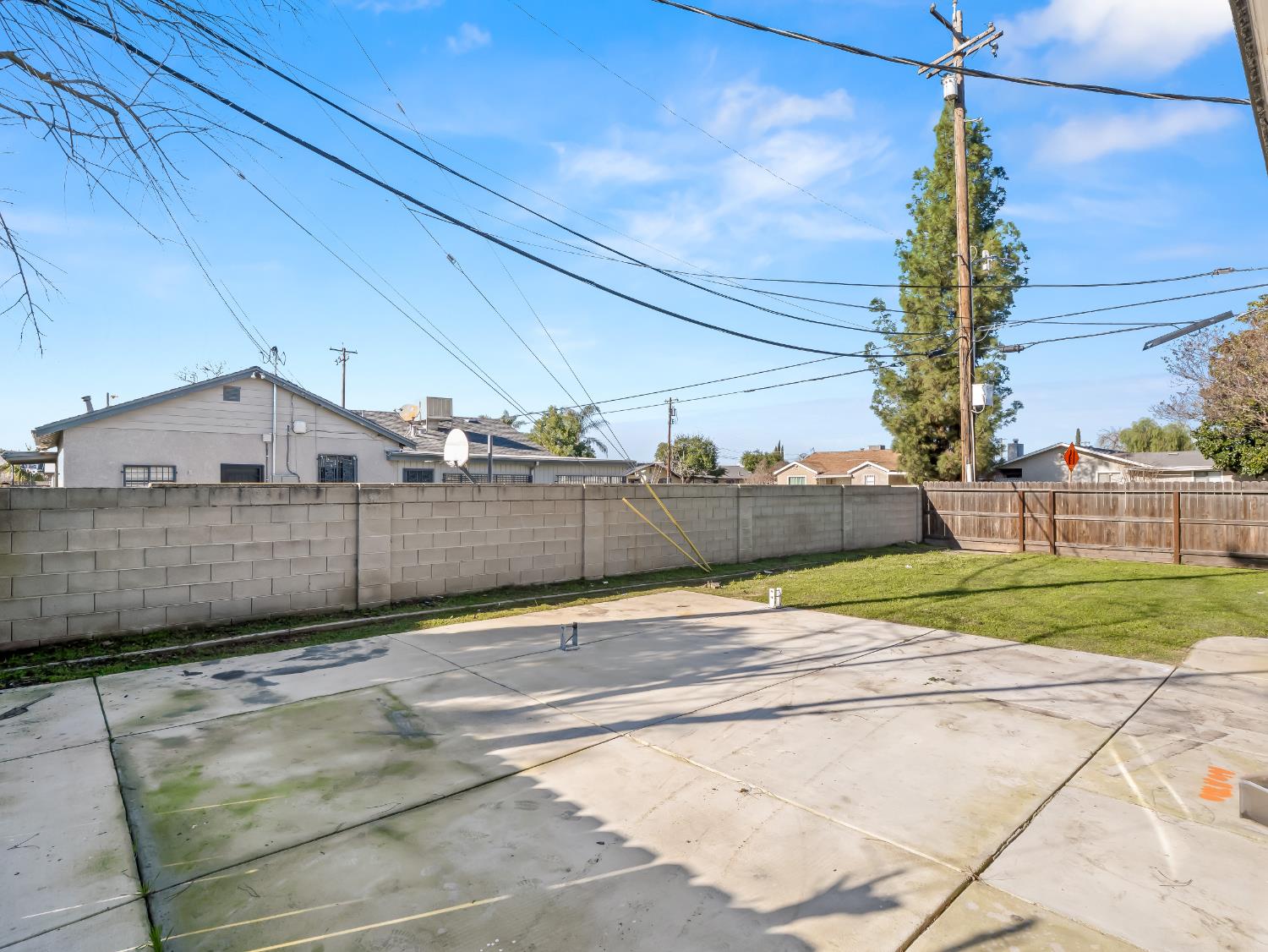 1591 N Durant Way, Fresno, CA 93728
