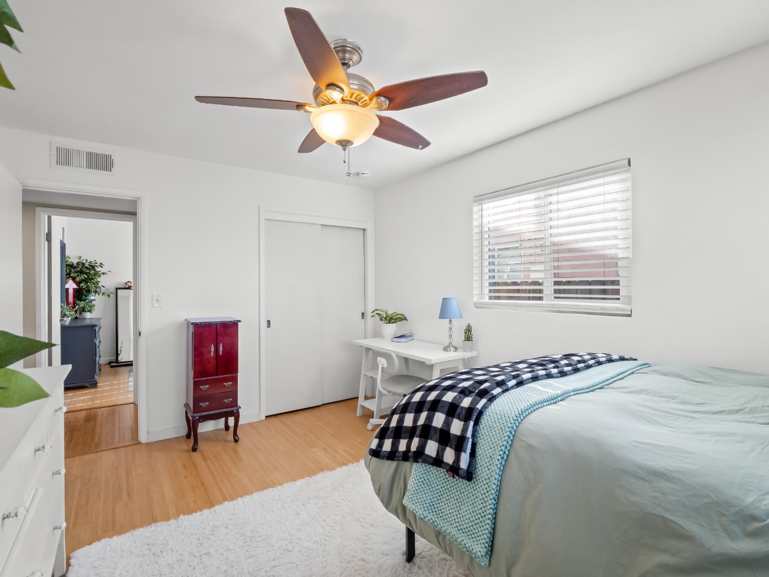 2980 Olive St, Selma, CA 93662