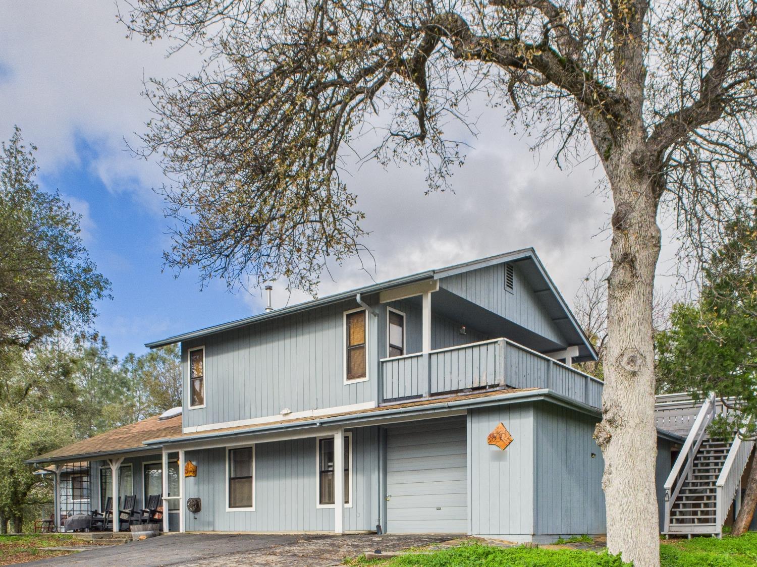 43710 Hilltop Ln, Ahwahnee, CA 93601
