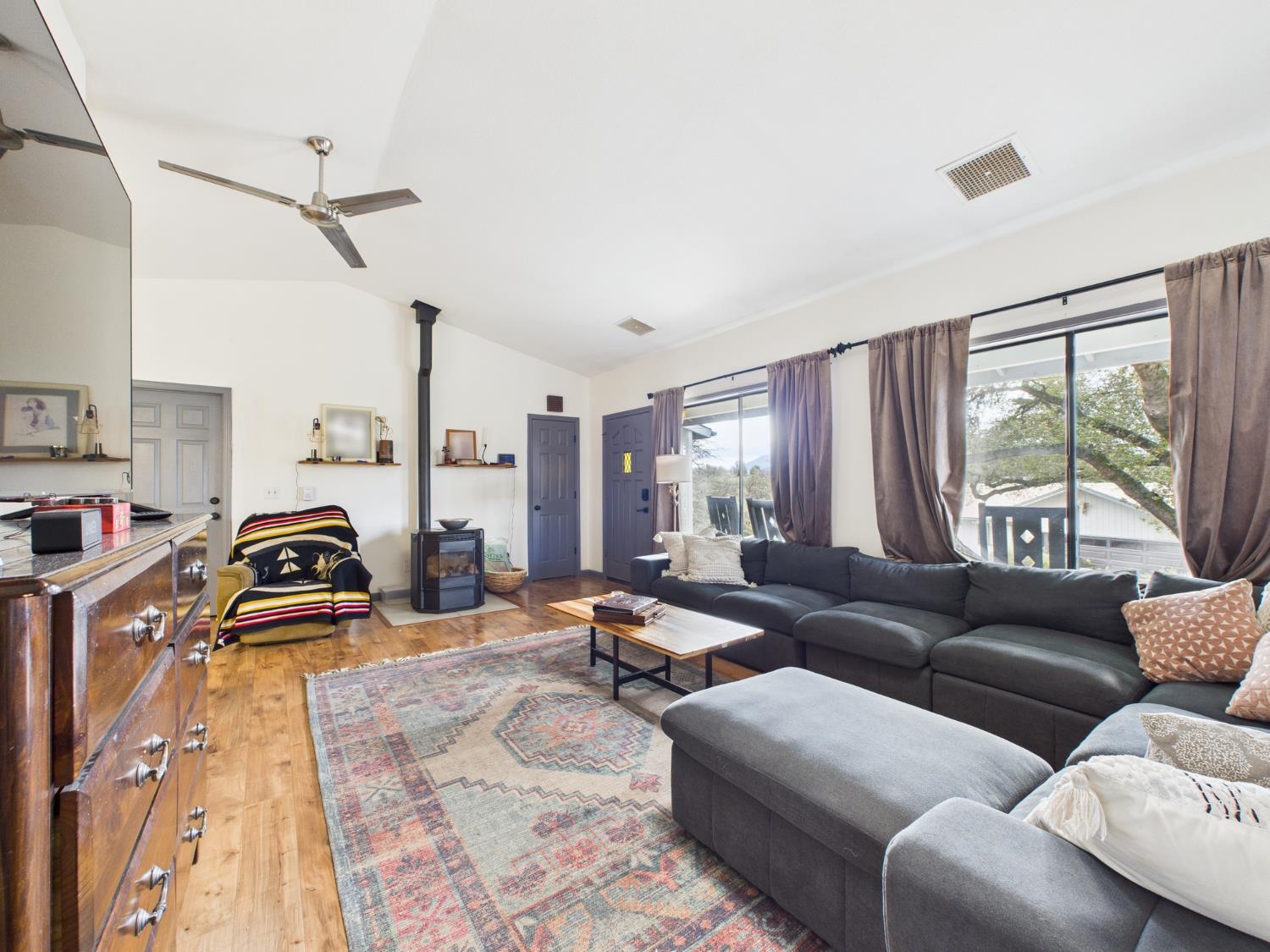 43710 Hilltop Ln, Ahwahnee, CA 93601