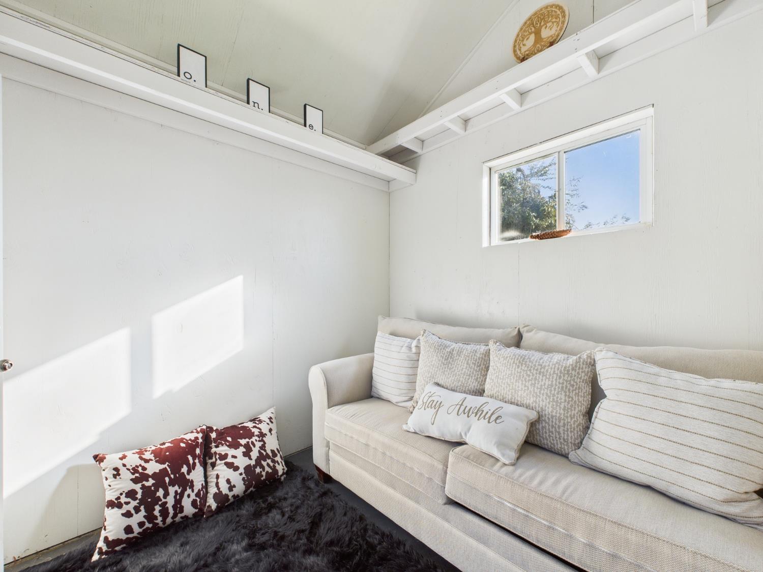 43710 Hilltop Ln, Ahwahnee, CA 93601