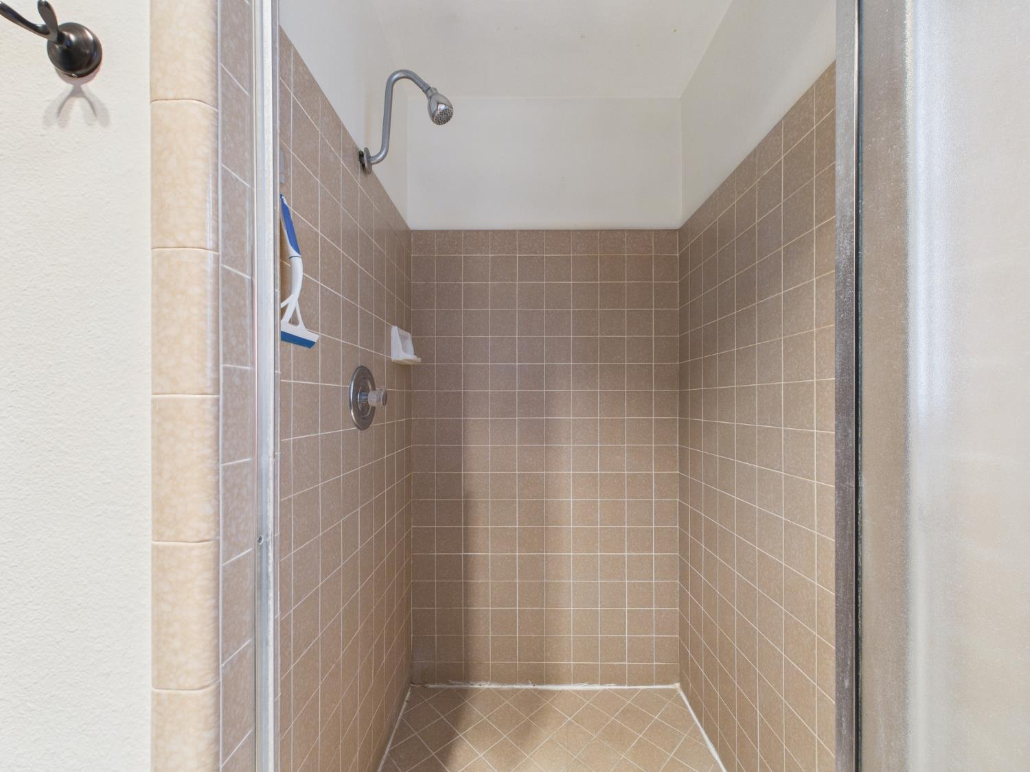 43710 Hilltop Ln, Ahwahnee, CA 93601