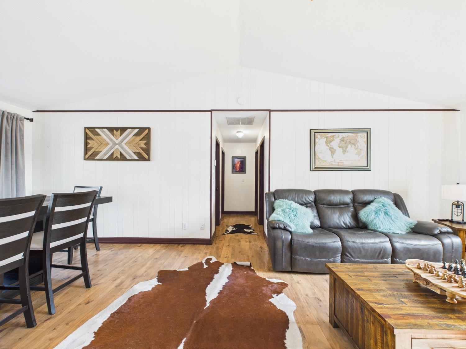 43710 Hilltop Ln, Ahwahnee, CA 93601