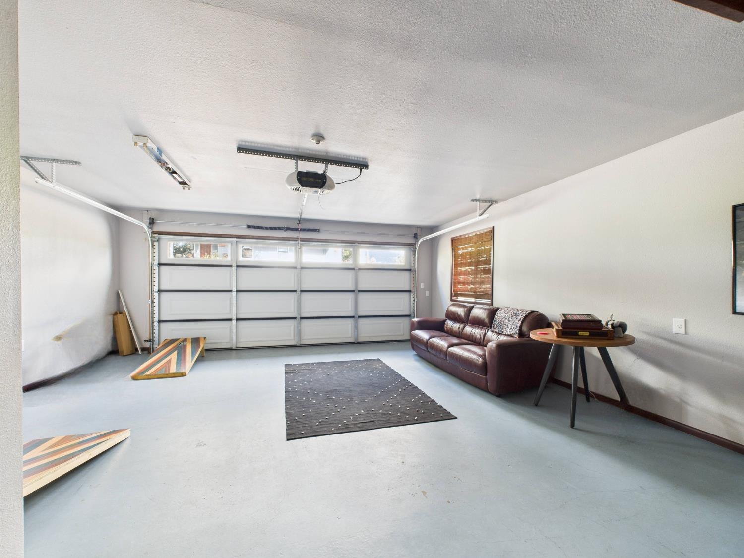 43710 Hilltop Ln, Ahwahnee, CA 93601