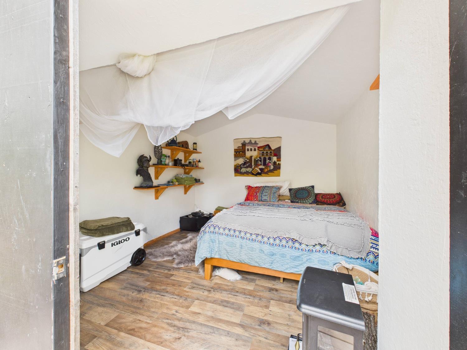 43710 Hilltop Ln, Ahwahnee, CA 93601