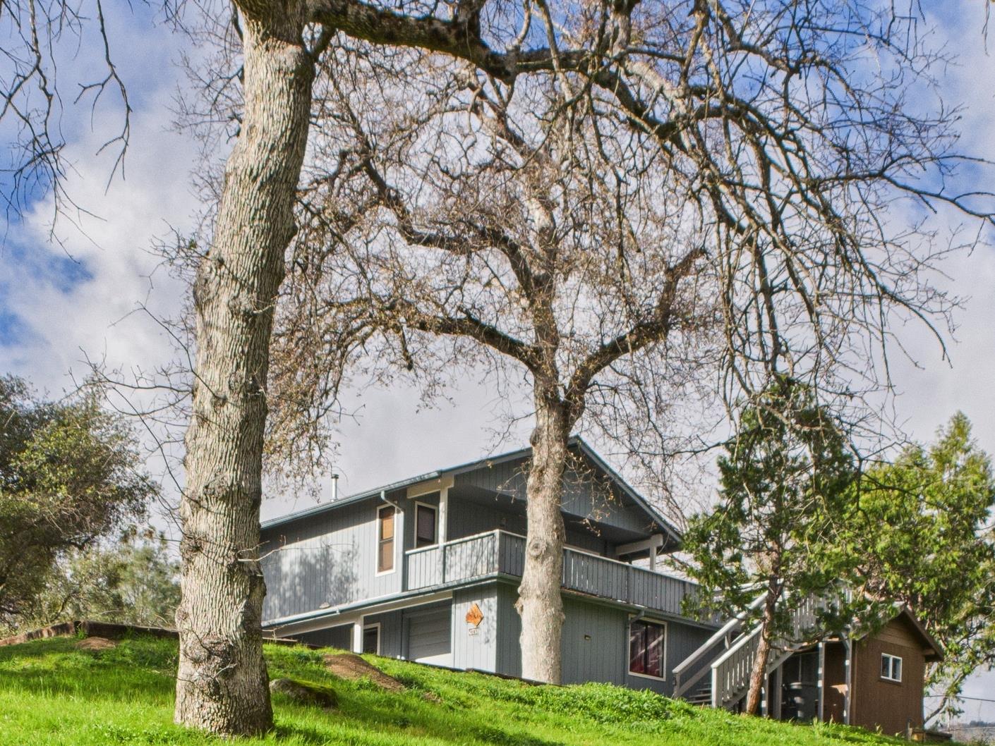 43710 Hilltop Ln, Ahwahnee, CA 93601