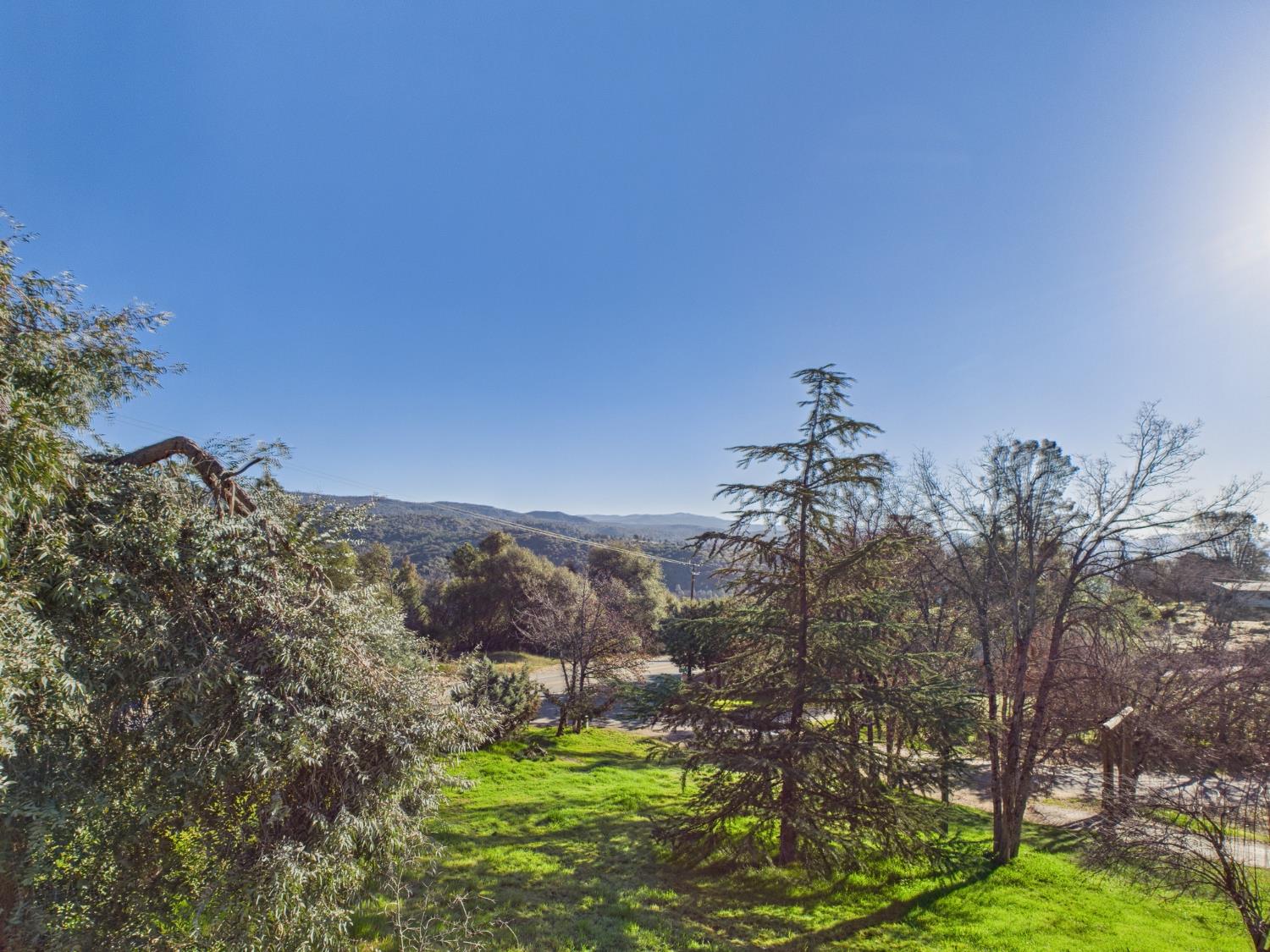 43710 Hilltop Ln, Ahwahnee, CA 93601