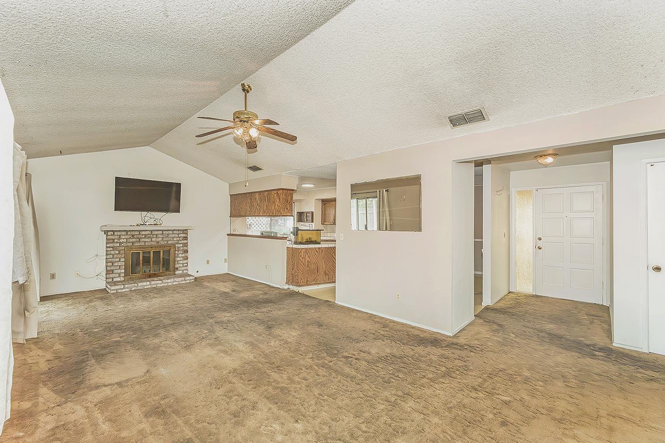 3025 Timmy Ave, Clovis, CA 93612