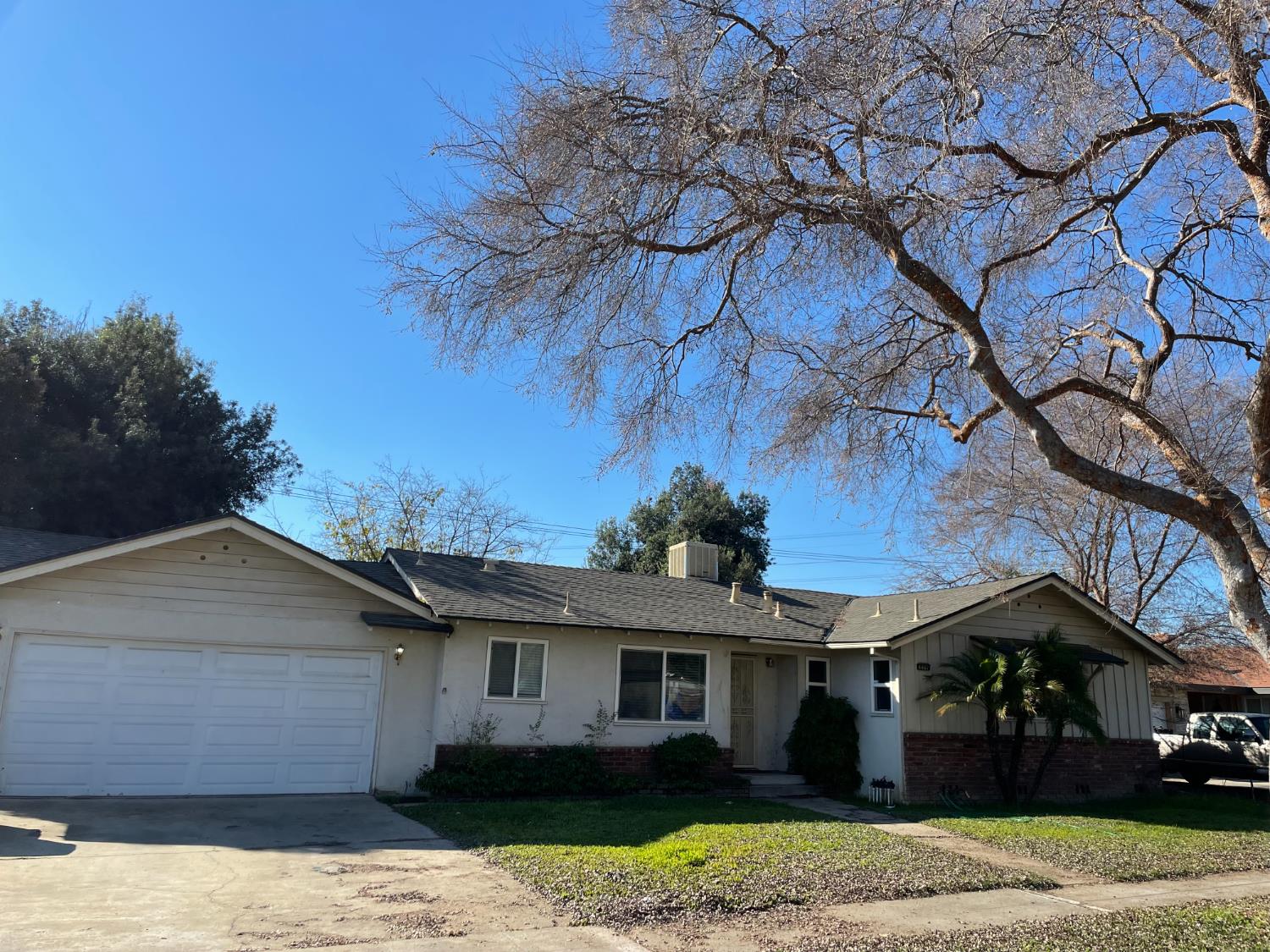 4467 N Van Dyke Ave, Fresno, CA 93705