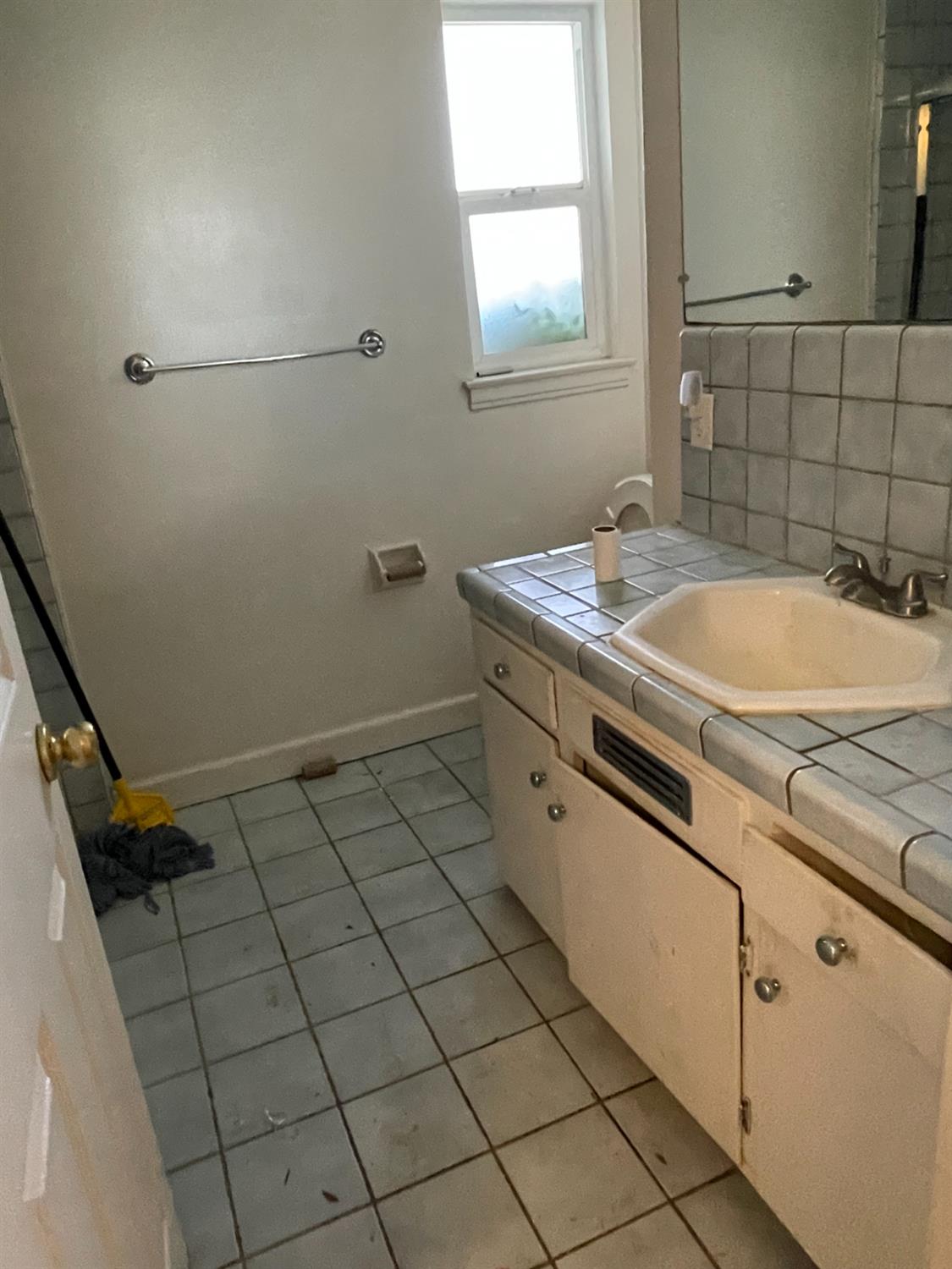 4467 N Van Dyke Ave, Fresno, CA 93705