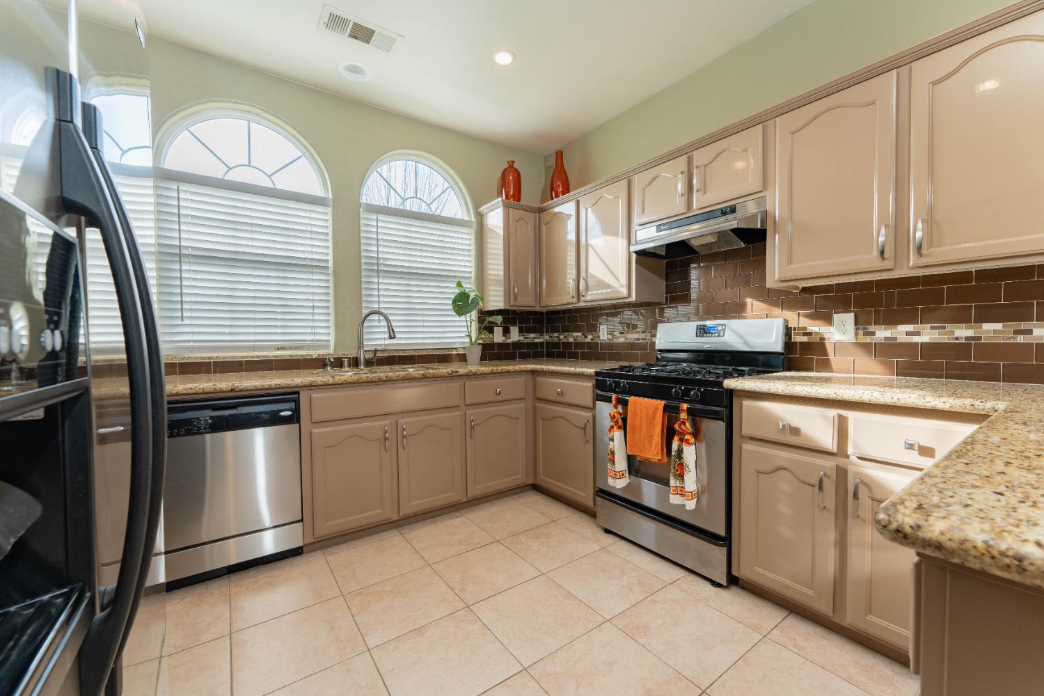 1358 Peachwood St, Lemoore, CA 93245