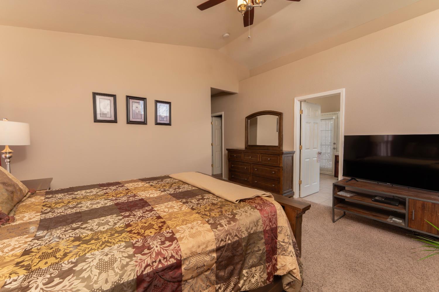 1358 Peachwood St, Lemoore, CA 93245