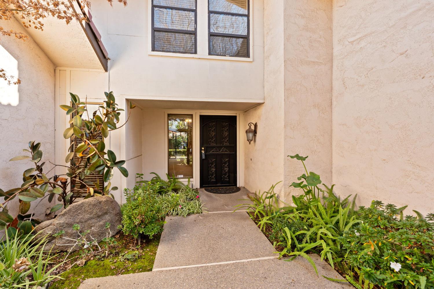 5630 N El Adobe Dr, Fresno, CA 93711