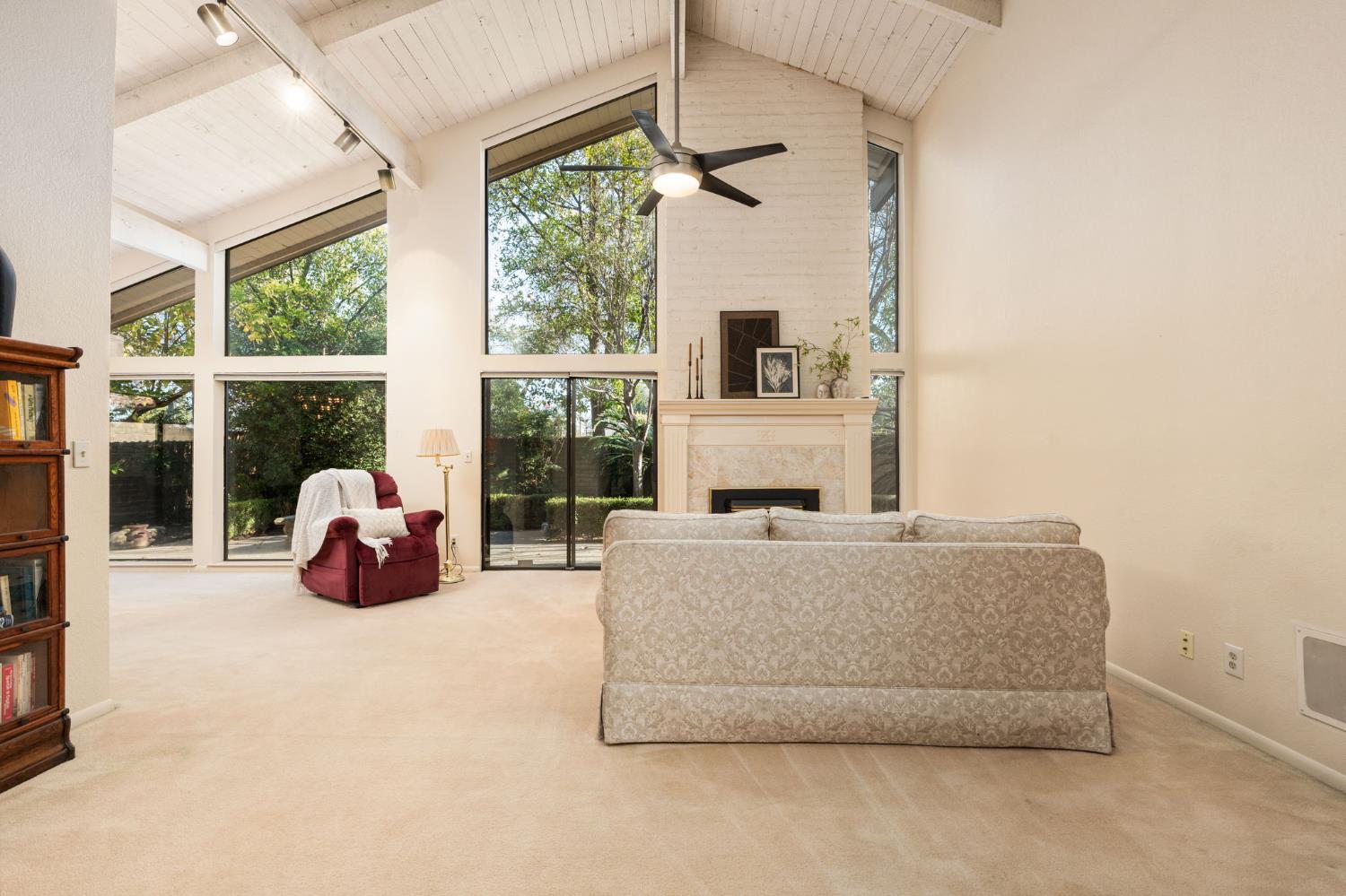 5630 N El Adobe Dr, Fresno, CA 93711