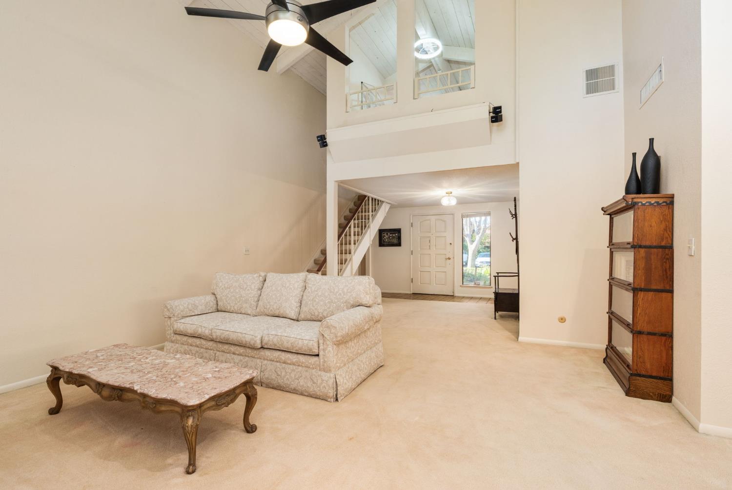 5630 N El Adobe Dr, Fresno, CA 93711