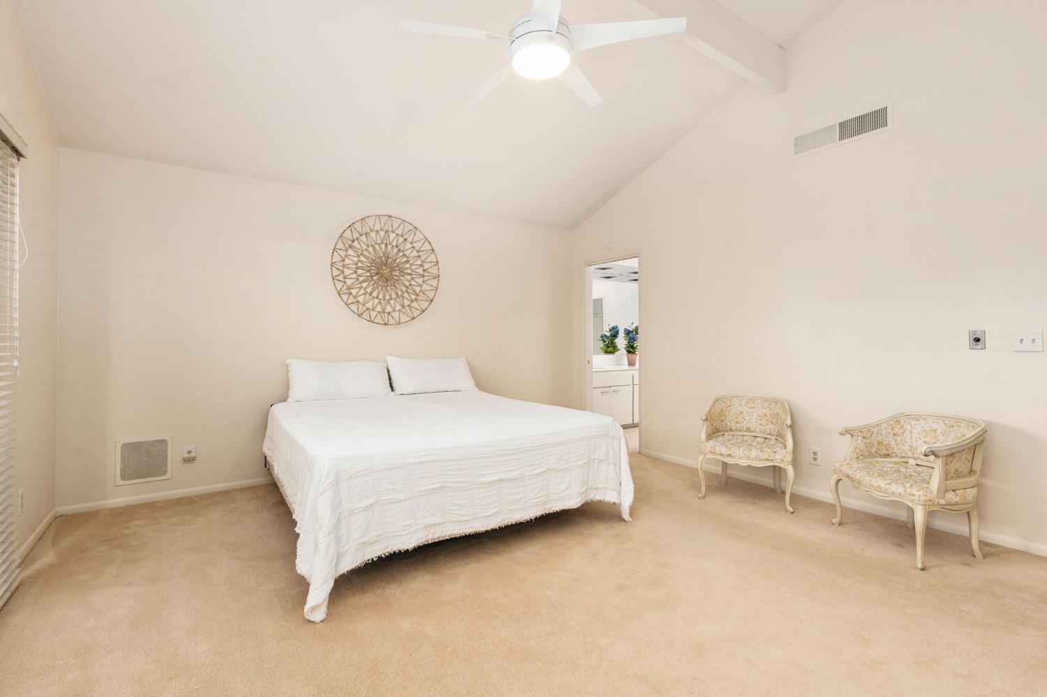 5630 N El Adobe Dr, Fresno, CA 93711