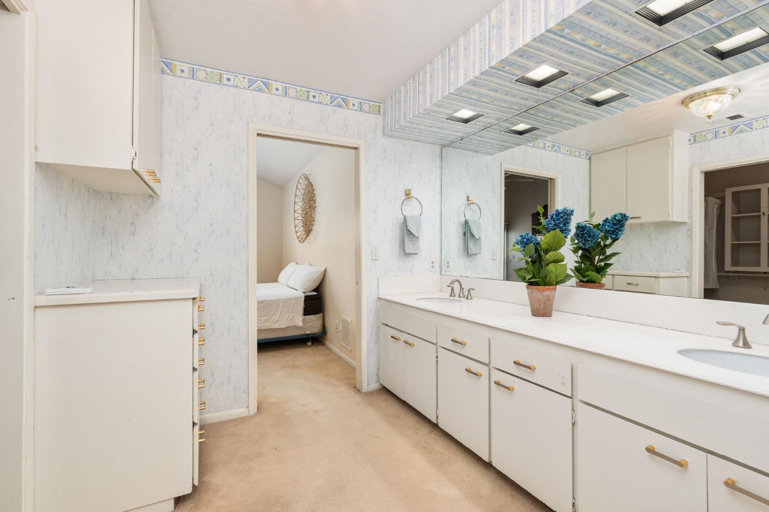 5630 N El Adobe Dr, Fresno, CA 93711