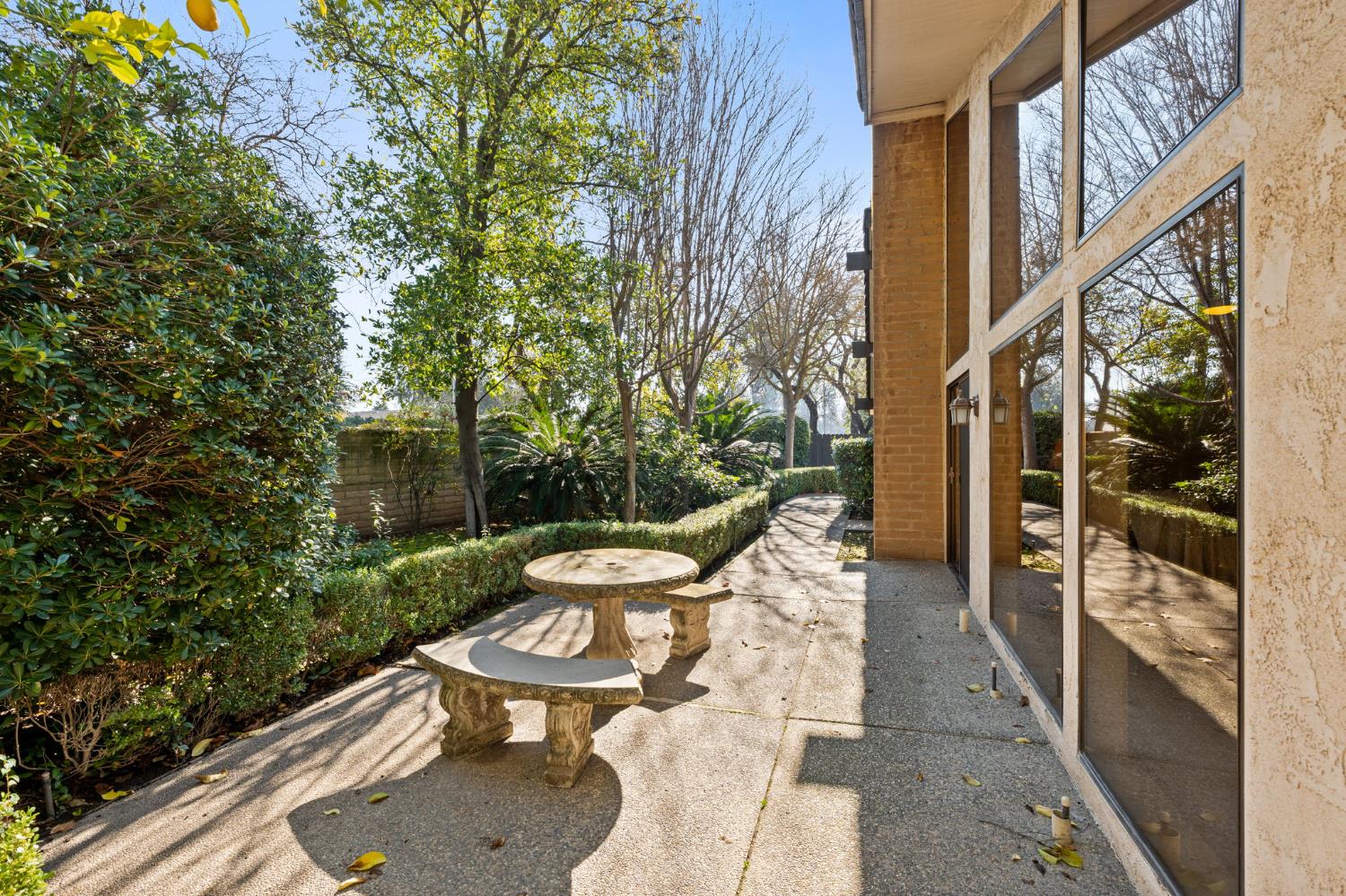 5630 N El Adobe Dr, Fresno, CA 93711